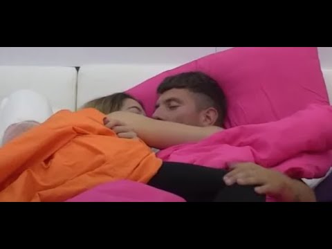 VIŠE NE KRIJU! Mia i Stefan Mihić ozvaničili VEZU prvim JAVNIM POLJUPCEM, sve oči bile su uprte u nj