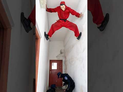 Money Heist Vs Police || 30.0 #moneyheist #parkour #police #escape #shorts #swat #hoanghuydao