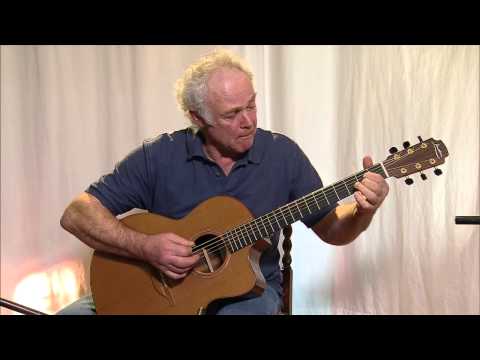 Dagger Gordon plays Calum Sgaire on guitar