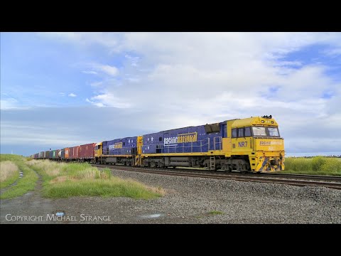 2MA5 Pacific National Intermodal Container Freight Train (31/10/2022) - PoathTV Australian Railways