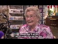 'Chips eten zit wel in de familie', achterkleinzoon Mieneke (102) gaat overgrootoma achterna