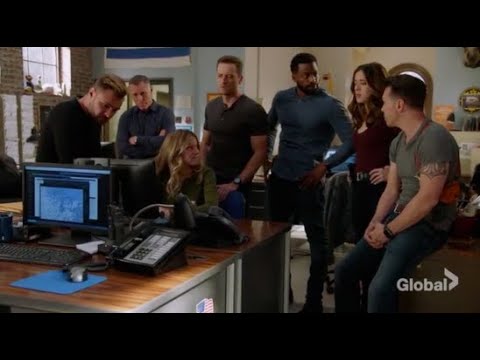 Team go over details / Jay realising he's leaning on Hailey's chair I Chicago P.D 6.05