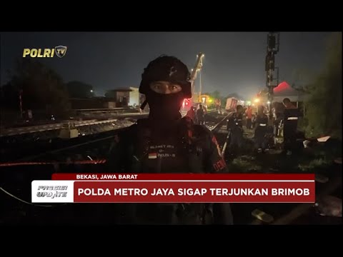 PRESISI UPDATE: BRIMOB AMANKAN LOKASI ANJLOKNYA KERETA PURWOJAYA DI BEKASI 26/10/2025 20.00