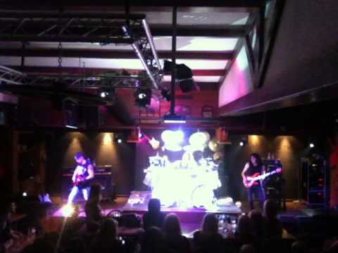 TERRANA BAND Showdown