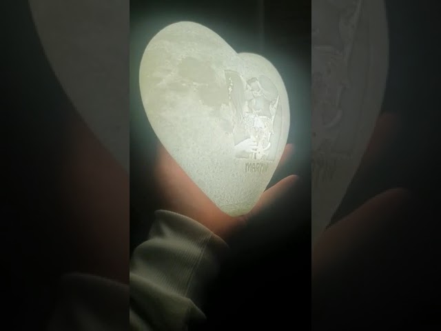 Vídeo relacionado con Lámpara Acrílica De Corazón Personalizada, Ilusión De Diseño De Amor En 3d - Lámpara Led Personalizada Para Regalar El Día De La Madre