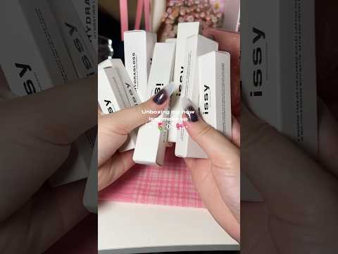 Issy #makeup #issy #issyhaul #issymakeup #cosmetics #cosmetic #youtube #youtubeshorts #ugc #youtuber