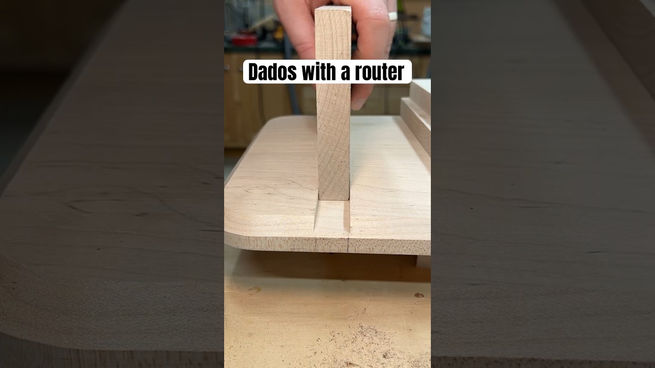 🪵 Cutting dados with a trim router and a quick jig