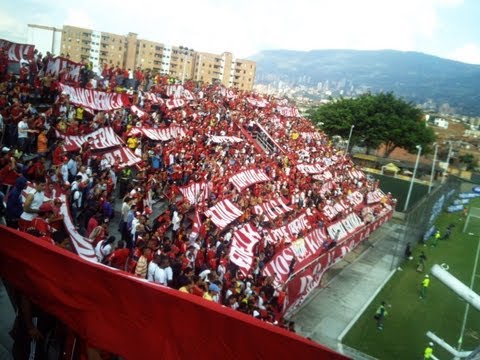 "AMERICA DE CALI - AGUANTE Y CARNAVAL EN  ENVIGADO // FINAL TORNEO ASCENSO  VS ALIANZA PETROLERA" Barra: Baron Rojo Sur • Club: América de Cáli