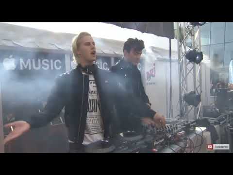 Ofenbach - Katchi @ Manu dans le 6/9 NRJ MUSIC AWARDS 2017