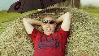 Download lagu Nicolae Guta - Poa' sa vina ploaia ma duc la Mamaia [Videoclip] 2022 mp3