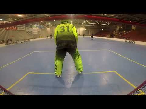 Floorball goalie saves 20
