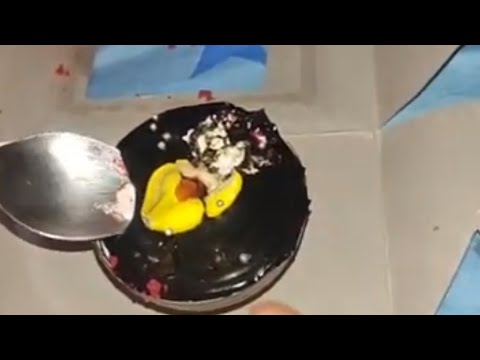 Alankrita is eating yummy #pastries and #cupcakes 🤩🤩