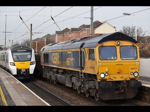 (HD) GB Railfreight 66717 Full Thrash in Notch 8 away from Cricklewood working 6M01 6/12/18