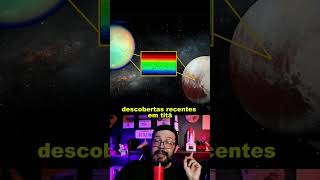 TEM ALGO SE MOVENDO EM PLUTÃO