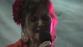 EMMA COFER, LA NIÑA DE PUERTA OSCURA .- VERBENA EN PARQUE DEL OESTE SANTA PÁULA..060925
