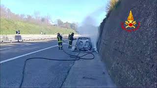 erano-diretti-a-pietrelcina-l-auto-va-a-fuoco-devoti-a-s-pio-salvi-per-miracolo