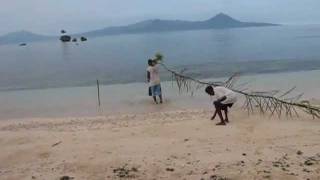 preview picture of video 'St Andrew's Festival, Custom fishing @ Rah island, Banks Island, Vanuatu vol 1'