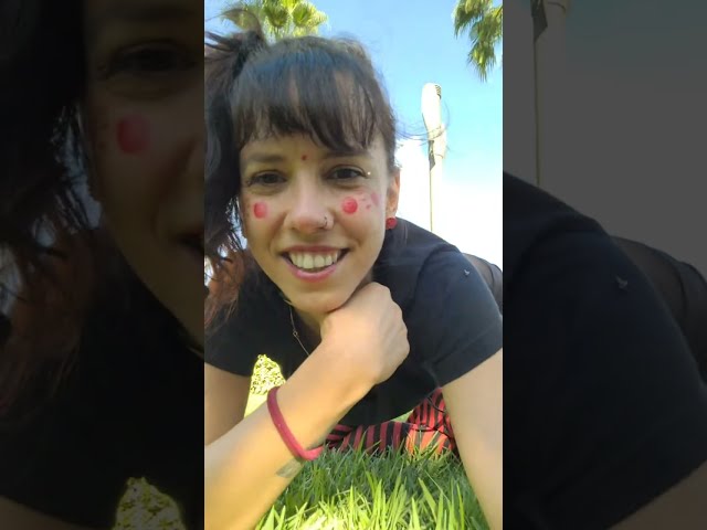 Vídeo relacionado con Mujer Namaste Brujas Halloween Yoga mujeres regalo Yogi Costum Camiseta Cuello V