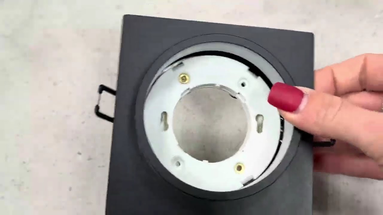 Встраиваемый точечный светильник Ardero DL2814 под лампу черный 80651