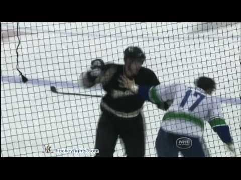 Ryan Kesler vs Corey Perry Oct 1, 2010
