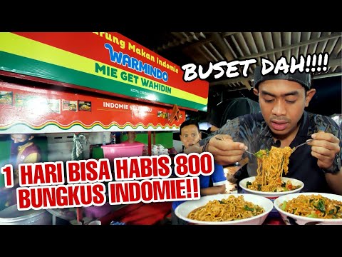 EATING THE MOST FAMOUS INDOMIE IN CIREBON, 800 PACKS OF NOODLES SOLD IN A DAY!? Cirebon  2