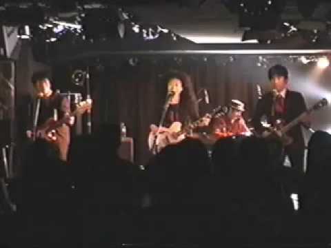 the BOOTS - I Wanna Go Home (Holly & The Italians)