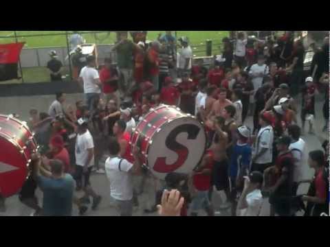 "Dale Colon q hay q ganar..â™« Entrada Bombos Sabaleros HD" Barra: Los de Siempre • Club: Colón • País: Argentina