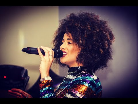 Wedding Band With Female Vocals UK - Musique