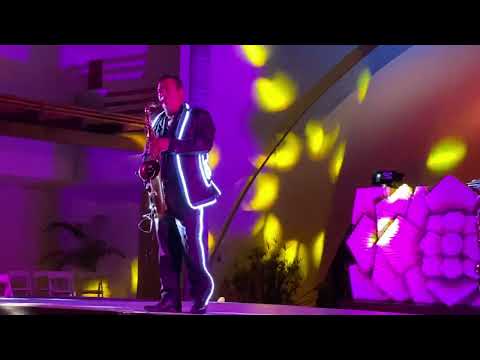 J Balvin "Mi gente" by Richard sax