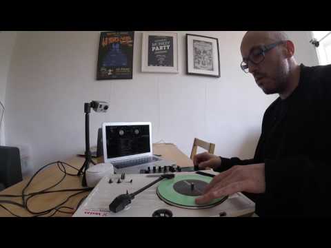 Akai AMX x Serato DJ x 7" Control Vinyl x Handy Trax = Ultimate Portable Setp Up for DJs