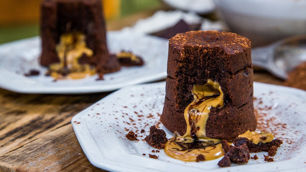 How to Make a Chocolate Fondant Cake with Molten Peanut Butter Center