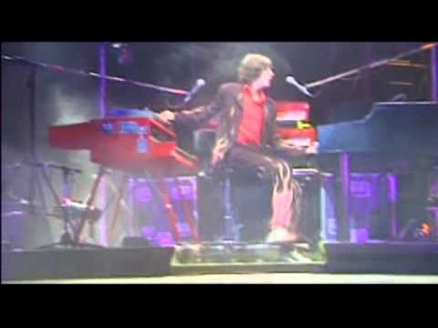 Videoclip de Dos Edificios Dorados (with David Lebon) (En Vivo) — Charly García