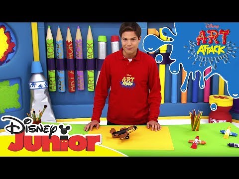 Art Attack Bastelclip 24 - Flugzeug selbst basteln | Disney Junior