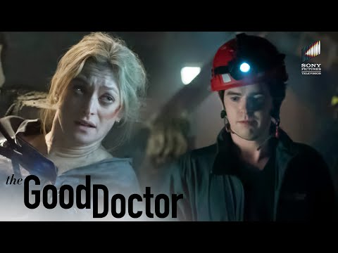 Shaun Operates While Lea Is Missing | The Good Doctor