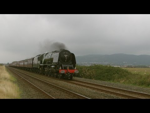 Prestatyn 20.09.2014 - LMS 46233 Duchess of Sutherland & 47237 on Cathedrals Express