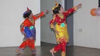 Download lagu Aisyaramei Putri Hooderiana performance Battle with Gendis - Tari Alang Babega mp3