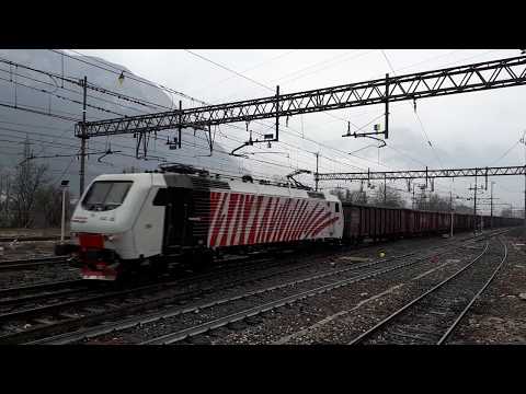 EU 43 R.T.C ZEBRATA ROSSA CON CARRI MERCI IN TRANSITO A PERI (VR) 17 - 3 - 2018