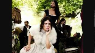 La Femme à barbe Music Video