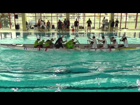 5. Hallescher Drachenboot Indoorcup - Rennen 15 - Strandpiraten aus Gera vs. KSB Dolphins 1