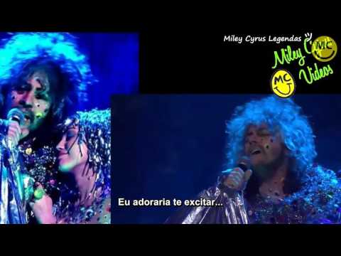 The Flaming Lips - A Day In The Life Feat. Miley Cyrus [Live on Conan] [Legendado] ᴴᴰ