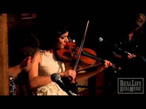 Carrie Rodriguez "I Cry For Love"