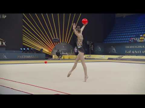 KRASIUK Nikol 2004 ball