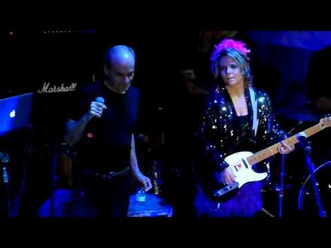 Marilia Bessy & Ney Matogrosso - Por debaixo dos panos