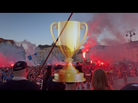 Mistrovské oslavy na Zelném trhu 🏆 hráči slaví s fanoušky 💙🤍💙