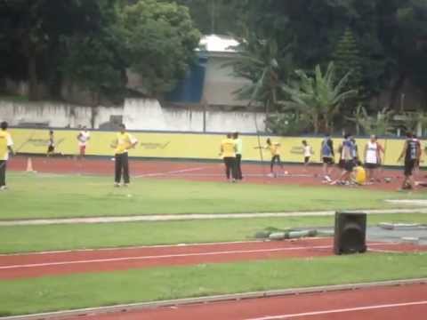 Atletismo ESALQ - 1ª etapa TUNA 2013 - 800m (Goku)