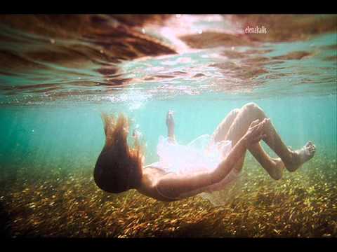 Azoora feat. graciellita - bein' alone