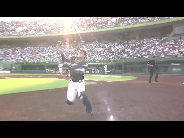 【5回裏】西日を背に輝くファインプレー!! ライオンズ・牧野翔矢 ファールフライを好捕!! 2025年6月1日 オリックス・バファローズ 対 埼玉西武ライオンズ