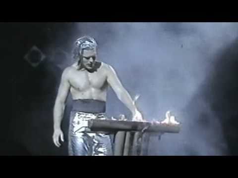 Videoclip de Bück dich (Live) — Rammstein