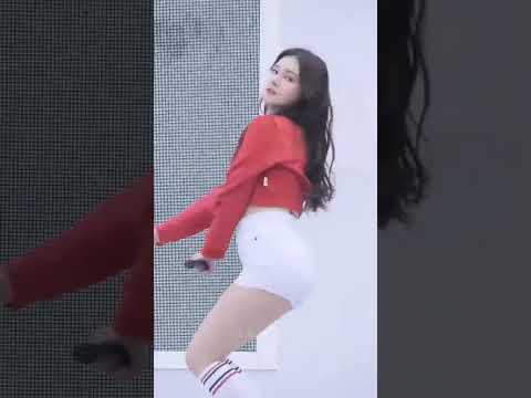 Nancy Jewel McDonie Nancy Momoland Dance #nancy #momoland