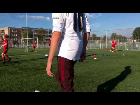 Eerste Nederlandse Voetbalschool Filmkanaal - Scoorvorm/voetbalspel - Wie scoort het meeste